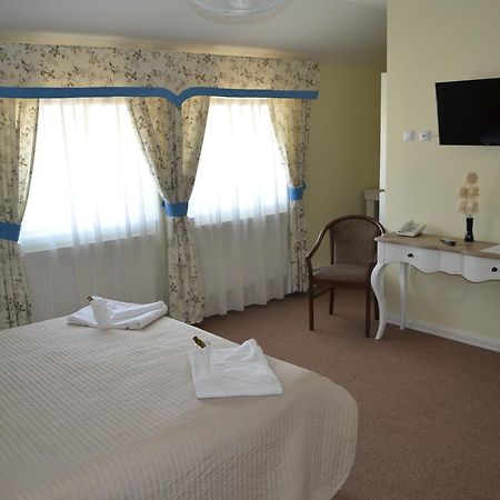 Vip Motel Restaurant Haţeg Eksteriør billede
